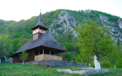 Târnosirea vechii biserici a Mănăstirii Subpiatră, Alba Poza 292226