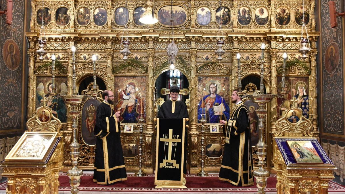 Denia din Sfânta  și Marea Luni la Catedrala Patriarhală