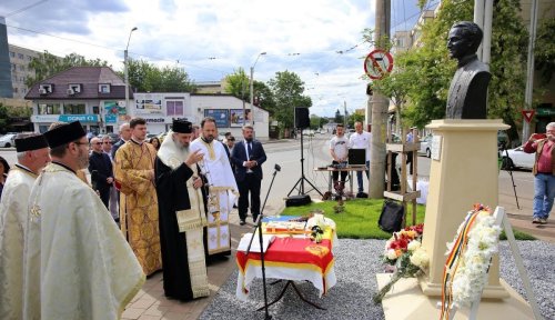 Bustul preotului Visarion Puiu a fost inaugurat la Iași