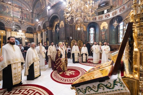 Slujba Privegherii în cinstea Sfinților Împărați la Catedrala Patriarhală