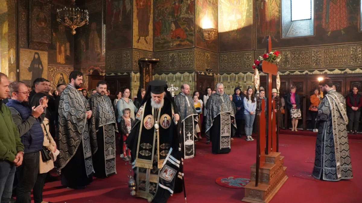 Denia celor 12 Evanghelii la Catedrala Arhiepiscopală din Galaţi