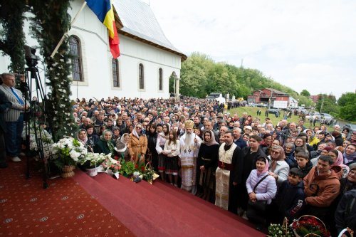 Biserică din Neamț sfințită de Mitropolitul Moldovei și Bucovinei   