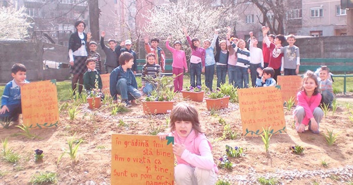 Activităţi ecologice la Liceul Teologic Ortodox din Oradea