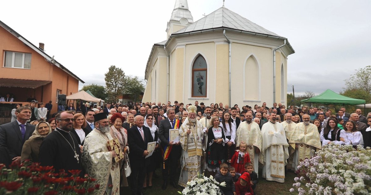 Sfânta Liturghie arhierească în Parohia Lucăceşti Maramureş