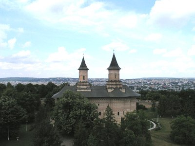 De patru secole, Mănăstirea Galata veghează Iaşul din dealul Miroslava Poza 94524