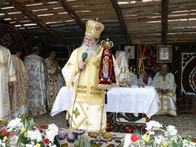 Sărbătoare în parohia Fundu Moldovei, cu prilejul resfinţirii bisericii Poza 94598