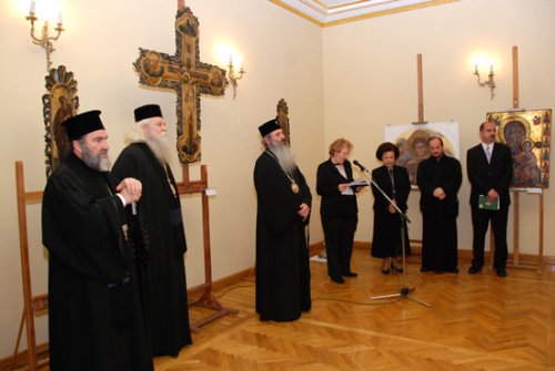 Expoziţia de cultură ortodoxă din cinci mănăstiri moldave a ajuns la Iaşi Poza 96273