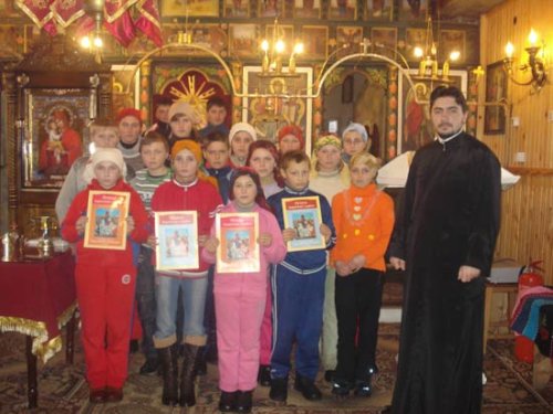 „Hristos împărtăşit copiilor“ din parohia Tudor Vladimirescu Poza 96496