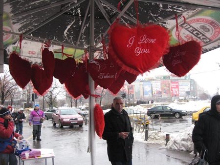 Valentine's Day sau despre importul tradiţiilor occidentale în România Poza 96911