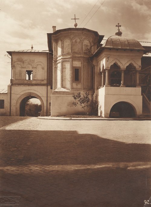 Paraclisul patriarhal „Sfântul Gheorghe“ din Bucureşti în perioada interbelică Poza 105324