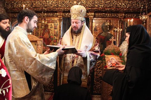 Sfânta Liturghie arhierească la Mănăstirea Ostrov Poza 91351