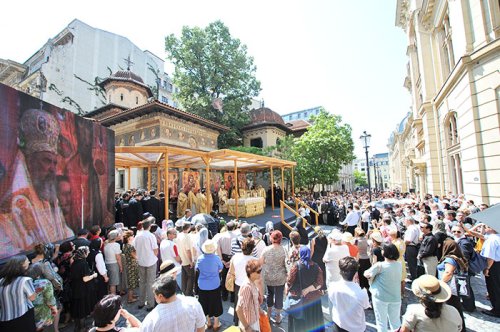 Patriarhul a resfinţit biserica Mănăstirii Stavropoleos Poza 93786