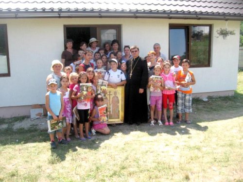 „Şcoală de vară“ pentru 60 de copii, la Vultureni Poza 91205