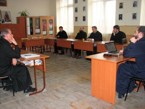 Reuniune în cadrul Biroului de catehizare în Arhiepiscopia Clujului Poza 88220