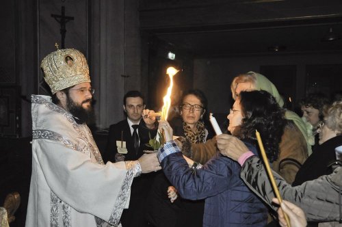 Lumina Învierii i-a bucurat şi pe românii de peste hotare Poza 86208