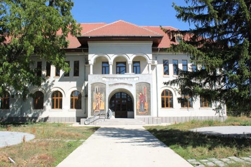 Şcoala de Fete „Buna Vestire“ din Grădinari, sub tutela Arhiepiscopiei Craiovei Poza 83544