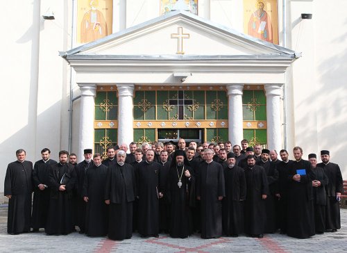 Conferinţe preoţeşti la Buzău Poza 83130