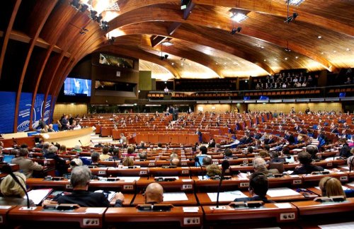 Prima şedinţă a Parlamentului European condusă în limba română Poza 77928