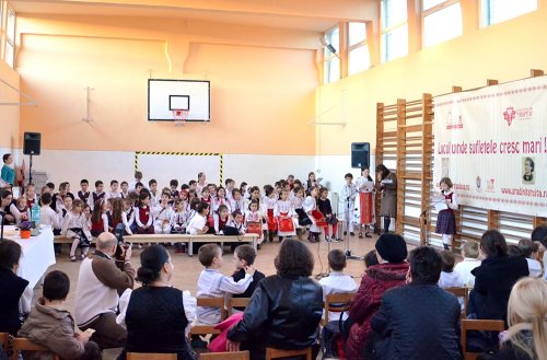 Cenaclul literar „Mihai Eminescu“ la Şcoala „Sfântul Antim Ivireanul“ din Timişoara Poza 74414