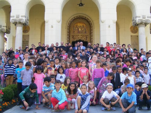 600 de copii sărbătoriţi la Alba Iulia Poza 71594