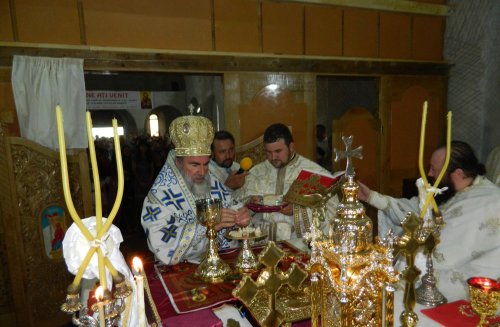 Liturghie arhierească la hramul Mănăstirii Calapodeşti Poza 71411
