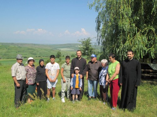 Beneficiarii Aşezământului din Tiur, în excursie Poza 71187