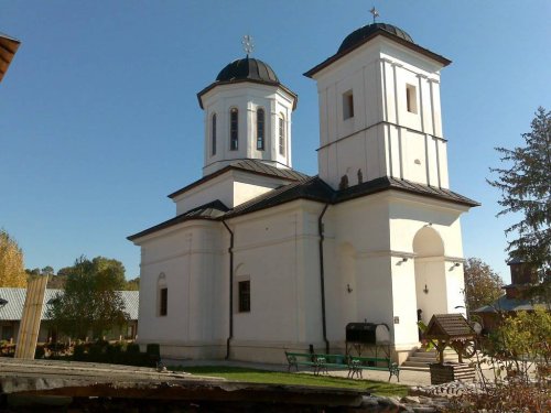 Continuă refacerea monumentelor din Dâmbovița Poza 70976
