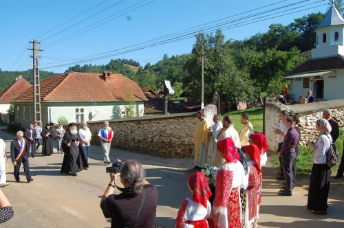 Slujiri și vizite pastorale în Mitropolia Banatului Poza 70963