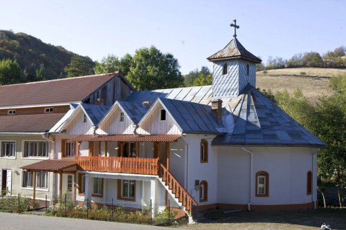 Mănăstirea Almăj-Putna îşi va sărbători hramul Poza 70411