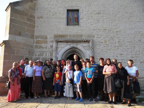 Credincioşi bistriţeni, în pelerinaj în Moldova Poza 70150