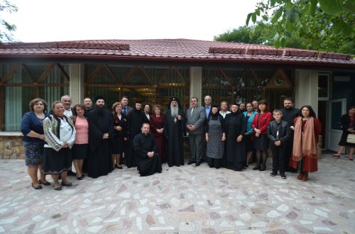 Momente de rugăciune, la deschiderea noului an şcolar al Liceului Teologic Agapia Poza 69637