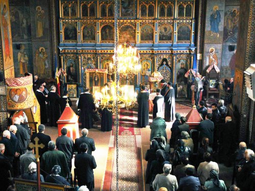 Părintele Dumitru Stăniloae, omagiat la Vlădeni Poza 69176