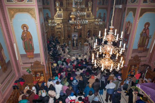 Sărbătoare alături de moaştele Sfântului Ierarh Nicolae, la Bacău Poza 67667