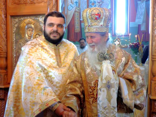 Liturghie arhierească în Parohia „Sfântul Gheorghe“ - Burdujeni din Suceava Poza 67412