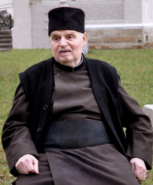 Un an de la trecerea la cele veşnice a preotului Teodor Moroşan Poza 65470