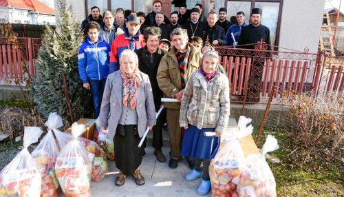 Ajutoare pentru familii nevoiașe din Protoieria Pitești Poza 65373