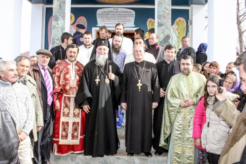 IPS Părinte Irineu a sfinţit biserica din localitatea Dealul Viei Poza 64603