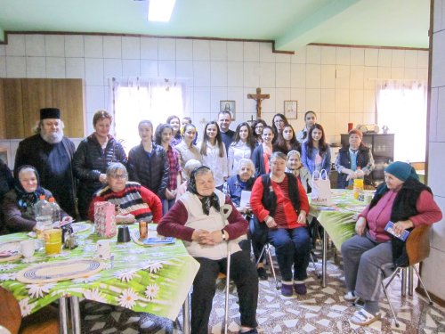 Mărțișoare pentru persoanele vârstnice la Caransebeș și Glimboca Poza 64118