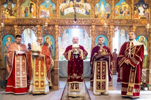 Slujiri arhiereşti în Duminica Ortodoxiei Poza 63111