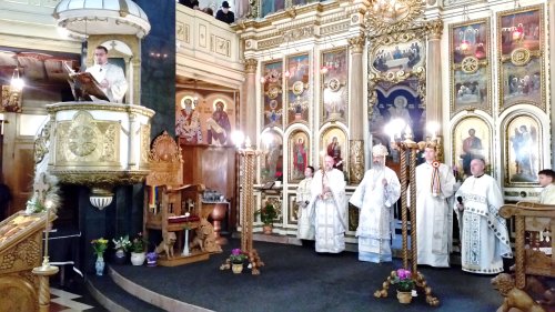 Slujiri arhiereşti în Duminica Ortodoxiei Poza 63112