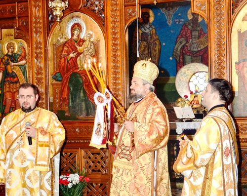 Slujiri arhiereşti în Duminica Ortodoxiei Poza 63113