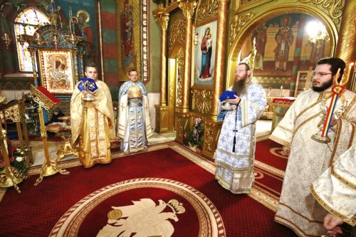 Slujiri arhiereşti în Duminica Ortodoxiei Poza 63114