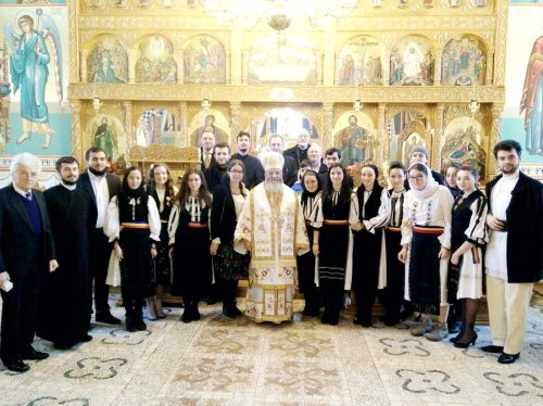 Slujiri arhiereşti în Duminica Ortodoxiei Poza 63115