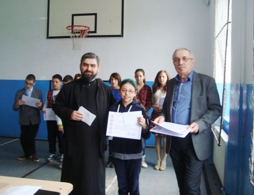 Burse pentru elevii merituoşi din Ucea de Jos, Făgăraş Poza 62569