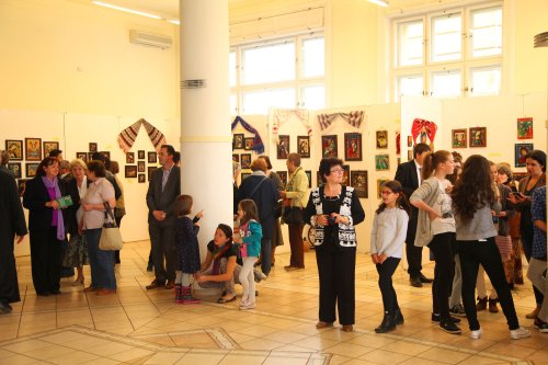 Expoziţie de icoane realizate de elevi din Sibiu Poza 61446