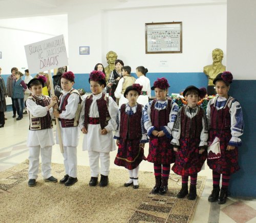 Festivalul „Tradiții și obiceiuri de Paști în Țara Făgărașului” Poza 61381