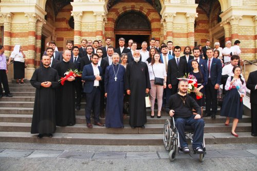 Licenţiaţii Facultăţii de Teologie de la Sibiu au depus jurământul Poza 57745