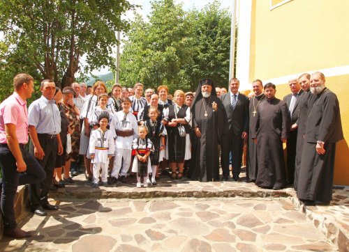 Slujiri arhiereşti în Duminica Sfinţilor Români, în Transilvania  Poza 57241