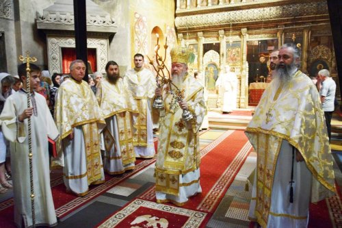Slujiri arhiereşti în Duminica Sfinţilor Români, în Transilvania  Poza 57242
