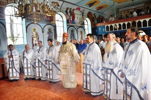 Slujiri arhiereşti în Duminica Sfinţilor Români, în Transilvania  Poza 57247